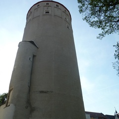 Dicker Turm